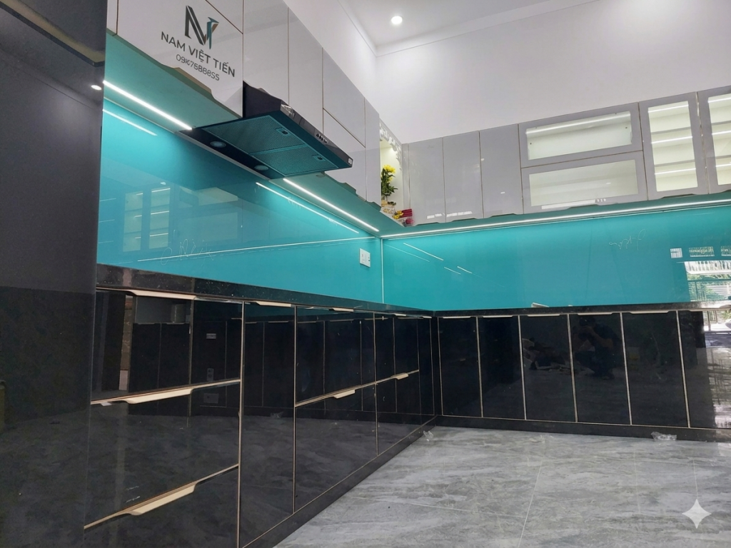 Giá Tủ Bếp Nhôm Kính