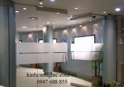 Sửa Cửa Kính Quận 10 cua-kinh-tu-dong_3
