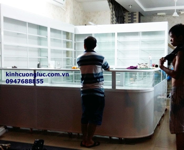 Nhà thuốc tây nhôm kính thi công tại TPHCM