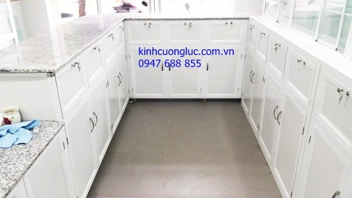 Mẫu quầy thuốc tây nhôm kính đẹp cho nhà thuốc