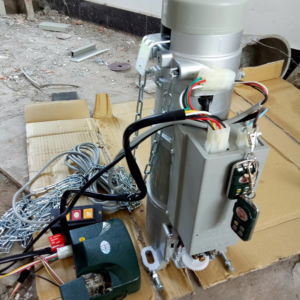 Cửa Cuốn Kêu To 1 Thợ sửa motor cửa cuốn tại nhà