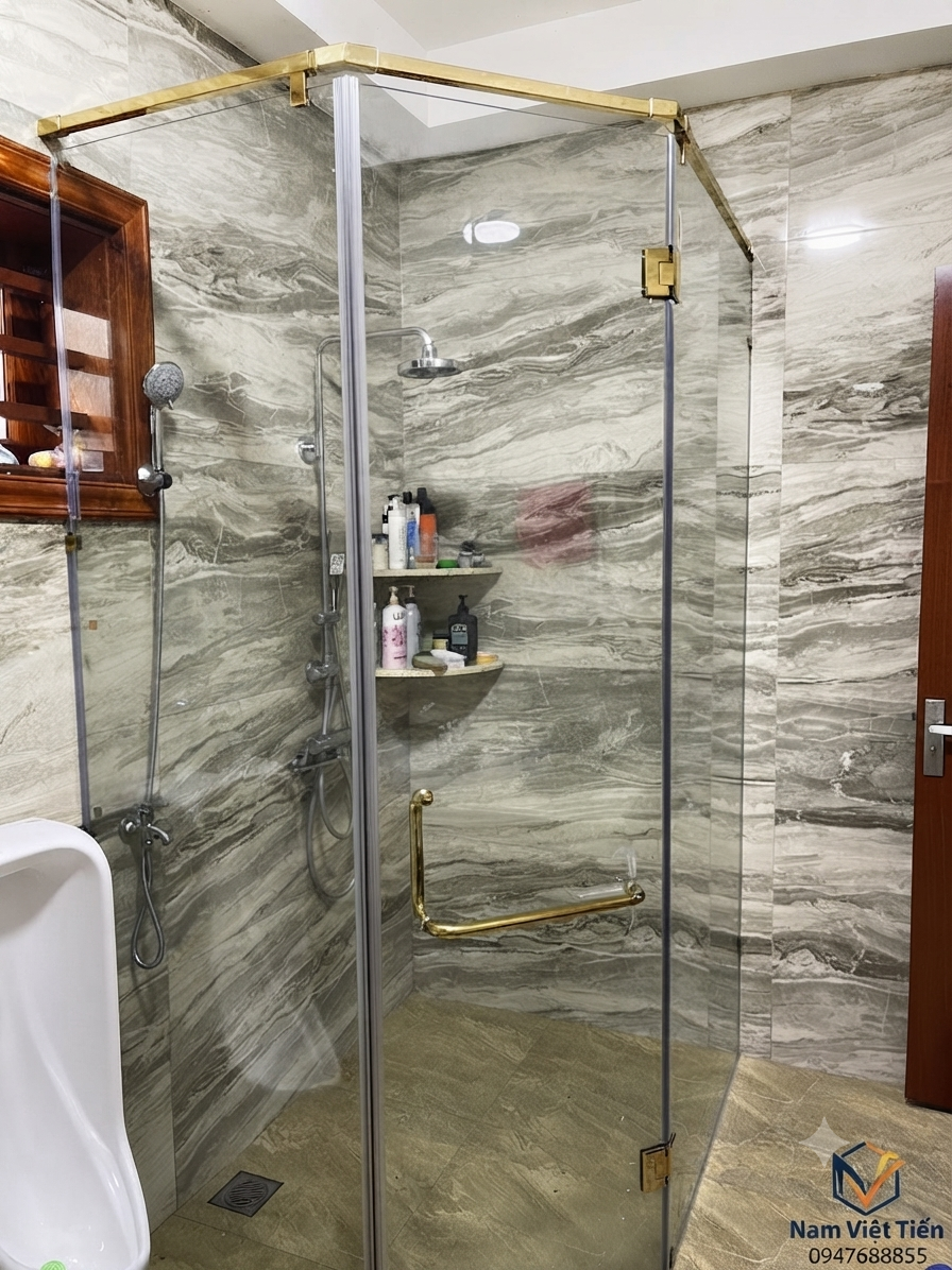 Phòng tắm kính 135 độ