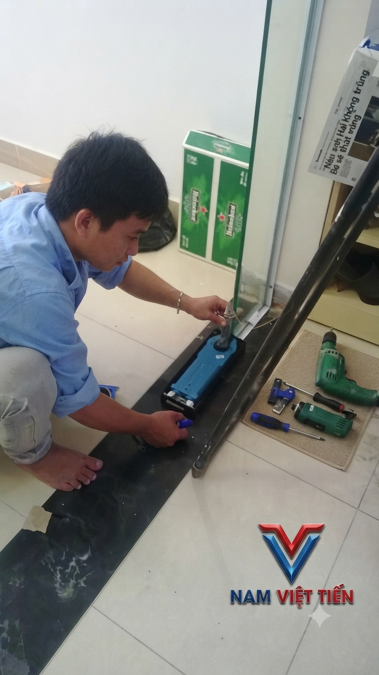 Báo giá sửa cửa kính tận nơi tại TPHCM