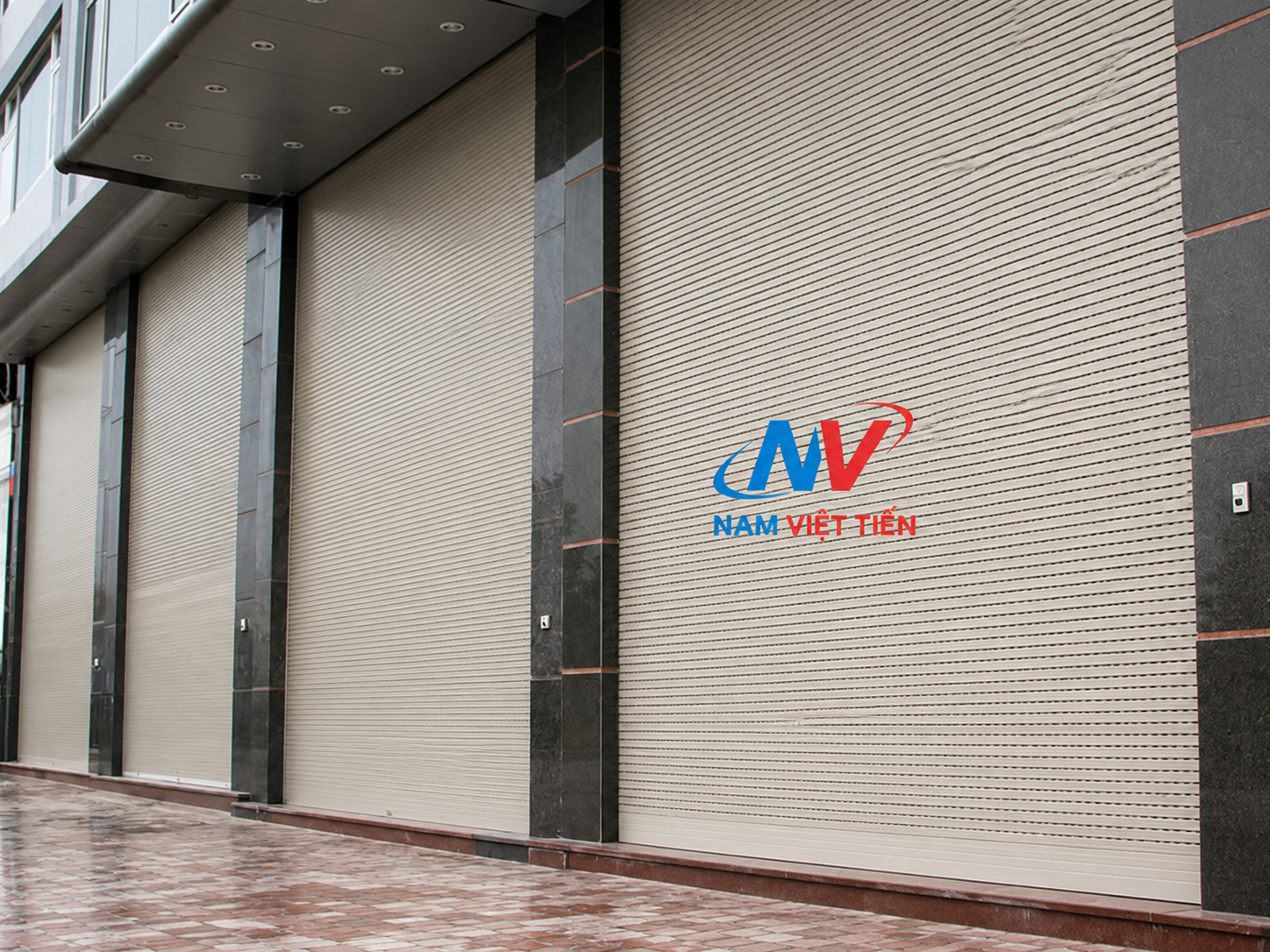 Showroom trưng bày cửa cuốn Đức